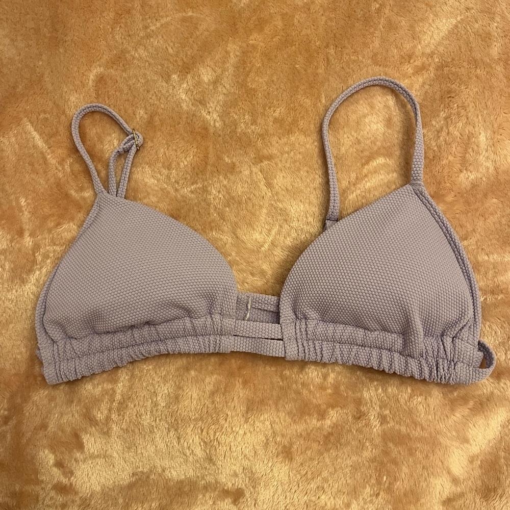 hollister bikini top!